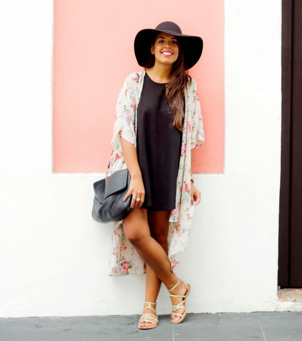 <p>Esta bloguera se propuso mostrar la versatilidad de un LBd con 4 looks distintos y el mismo vestido. En este caso, con kimono y pamela.</p>