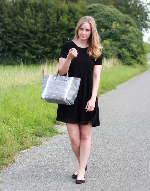Como combinar un vestido negro en verano Como combinar un vestido negro en verano