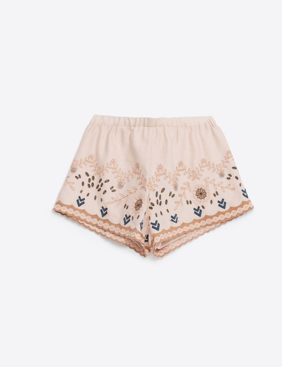 <p>Shorts bordados de Zara (22,95 €).</p>