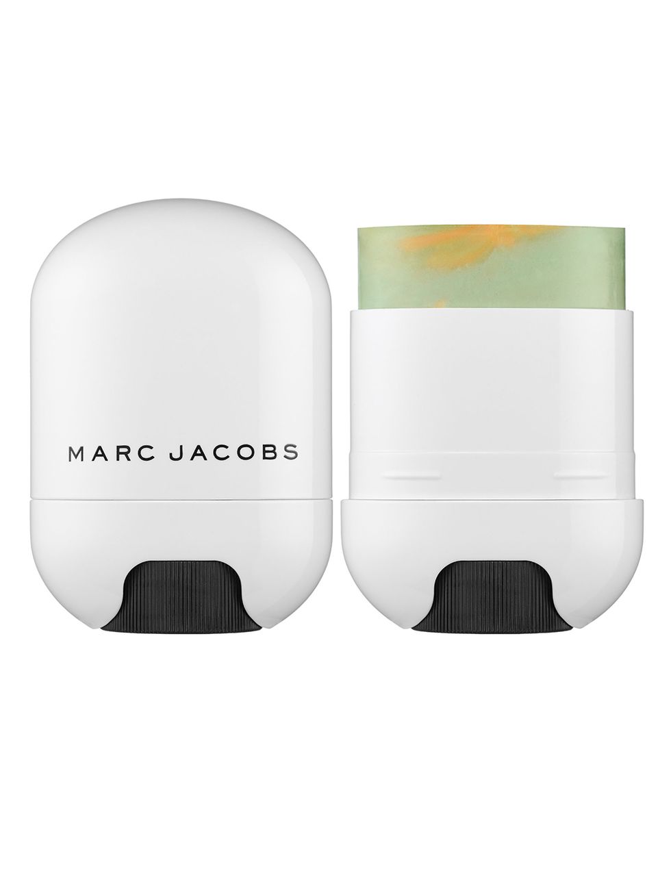 <p>Utiliza el corrector verde para neutralizar todo tipo de rojeces de la piel: &quot;rosácea, cicatrices inflamadas,granitos,capilares...&quot; enumera la experta de Make Up For Ever.&nbsp;</p><p>'Cover Stick' (38 €), de<strong> Marc Jacobs Beauty</strong>.&nbsp;</p>
