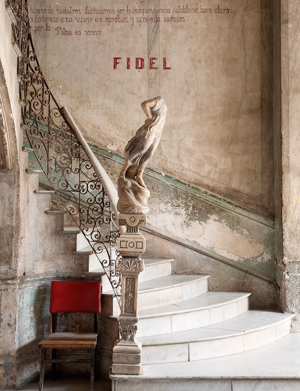 <p>Escalera de subida al restaurante La Guarida (c/ Concordia, 8).</p>