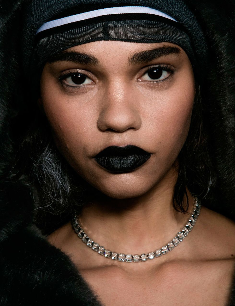 <p><strong>Fenty X Puma</strong>, la colección de Rihanna para la firma deportiva, se decanta por los labios en negro mate.&nbsp;</p><p>&nbsp;</p>