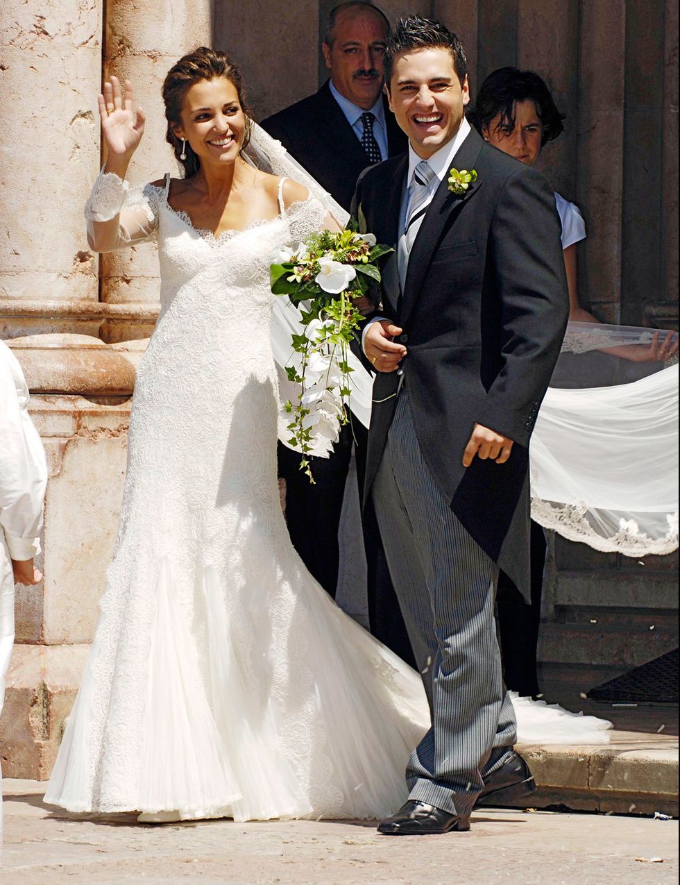 <p>Aún recordamos aquel día, pegadas a la televisión esperando ver llegar a Paula, vestida de novia para encontrarse con David, que iba con muletas, en la Basílica de Covadonga en Asturias ¡Estaban muy emocionados!</p>