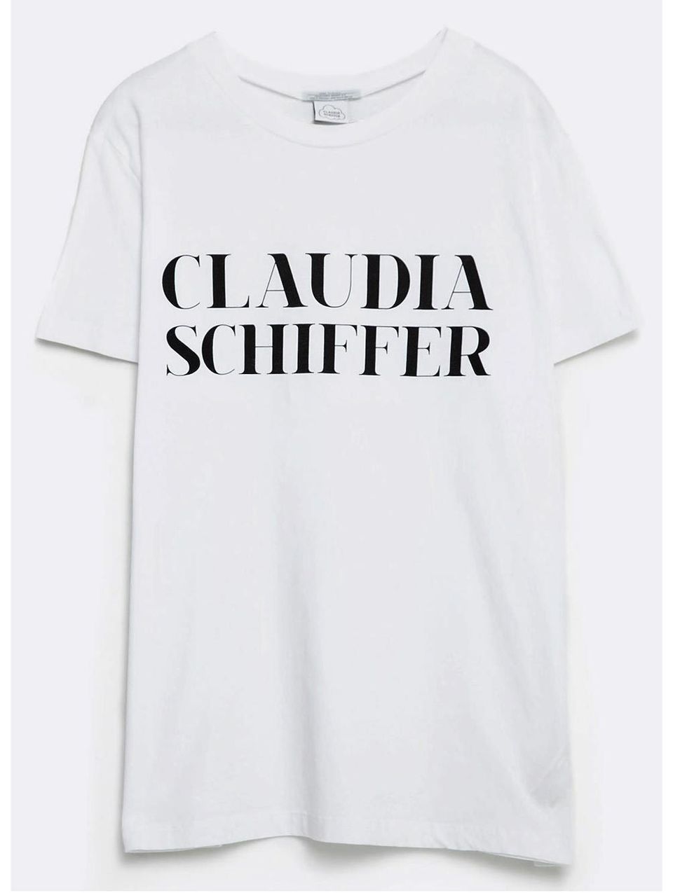<p>Camiseta con nombre de ‘top’ (15,95 €) de Zara.</p>