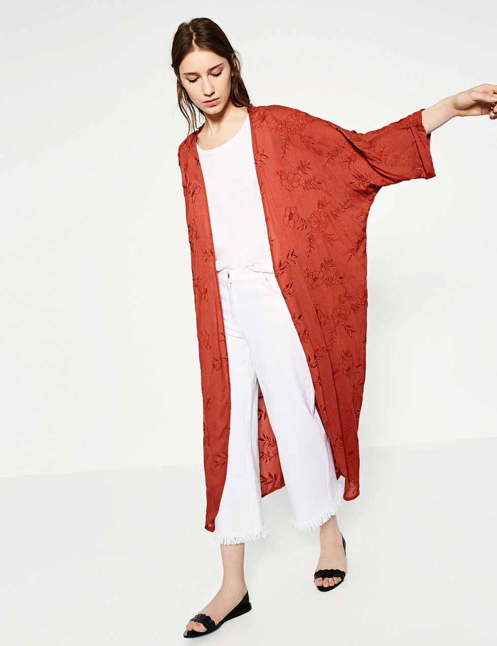 <p>Kimono largo de Zara (39,95 €).</p>