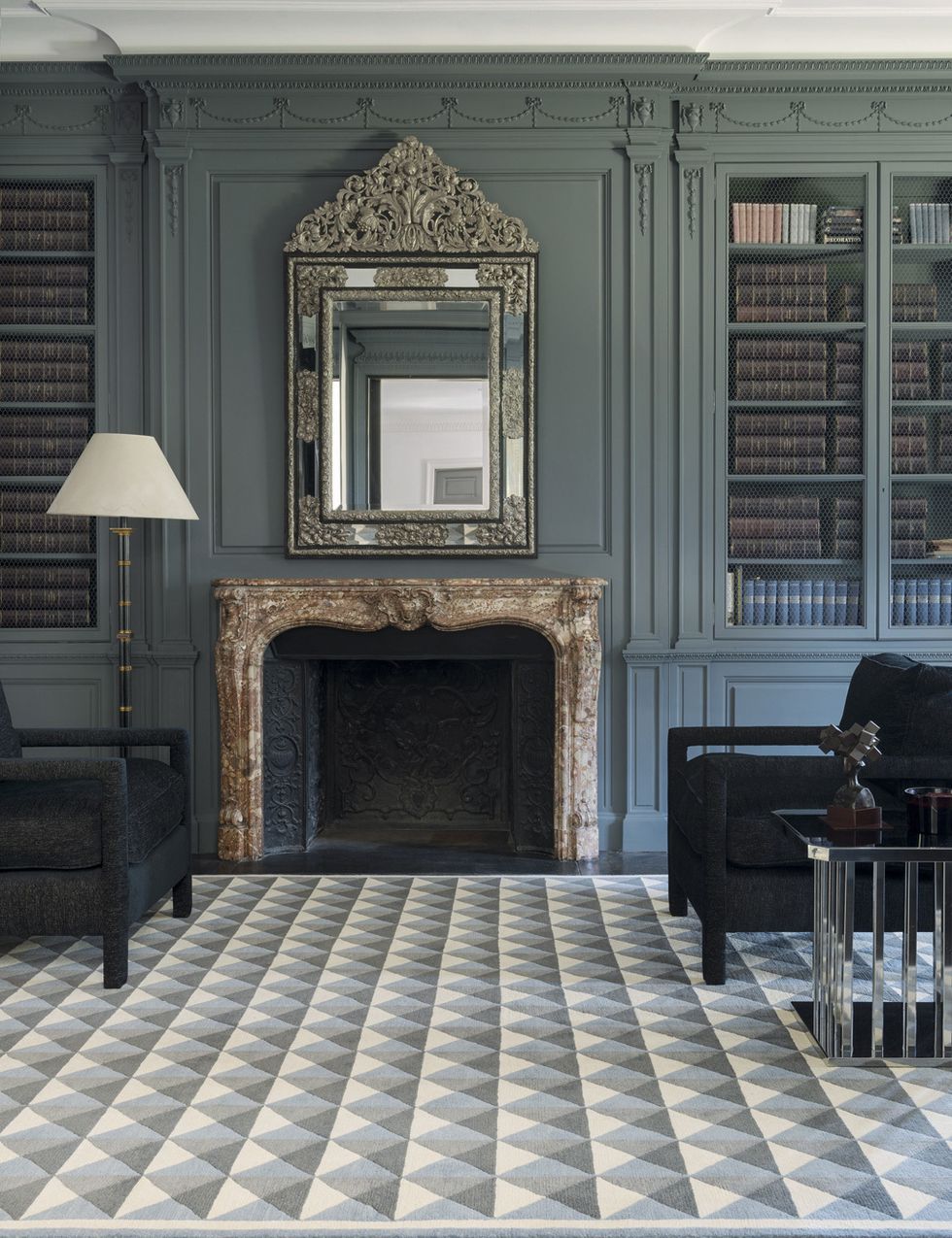 <p>
La famosa Casa de los Picos ha inspirado <i>Segovia</i>, uno de los diseños de Lorenzo del Castillo para la nueva colección de The Rug Company, que evoca épocas históricas.<br /><a href="http://www.alfombrasbsb.com" target="_blank">www.alfombrasbsb.com</a>&nbsp;</p>