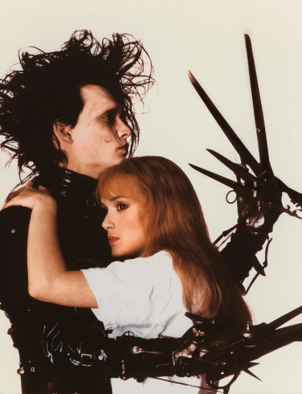 <p>Lo que Tim Burton ha unido, que no lo separe el hombre: Winona Ruder y Johnny Depp se conocieron en el rodaje de Eduardo Manostijeras (1990), una de las historias fantásticas de amor más alucinantes.</p>