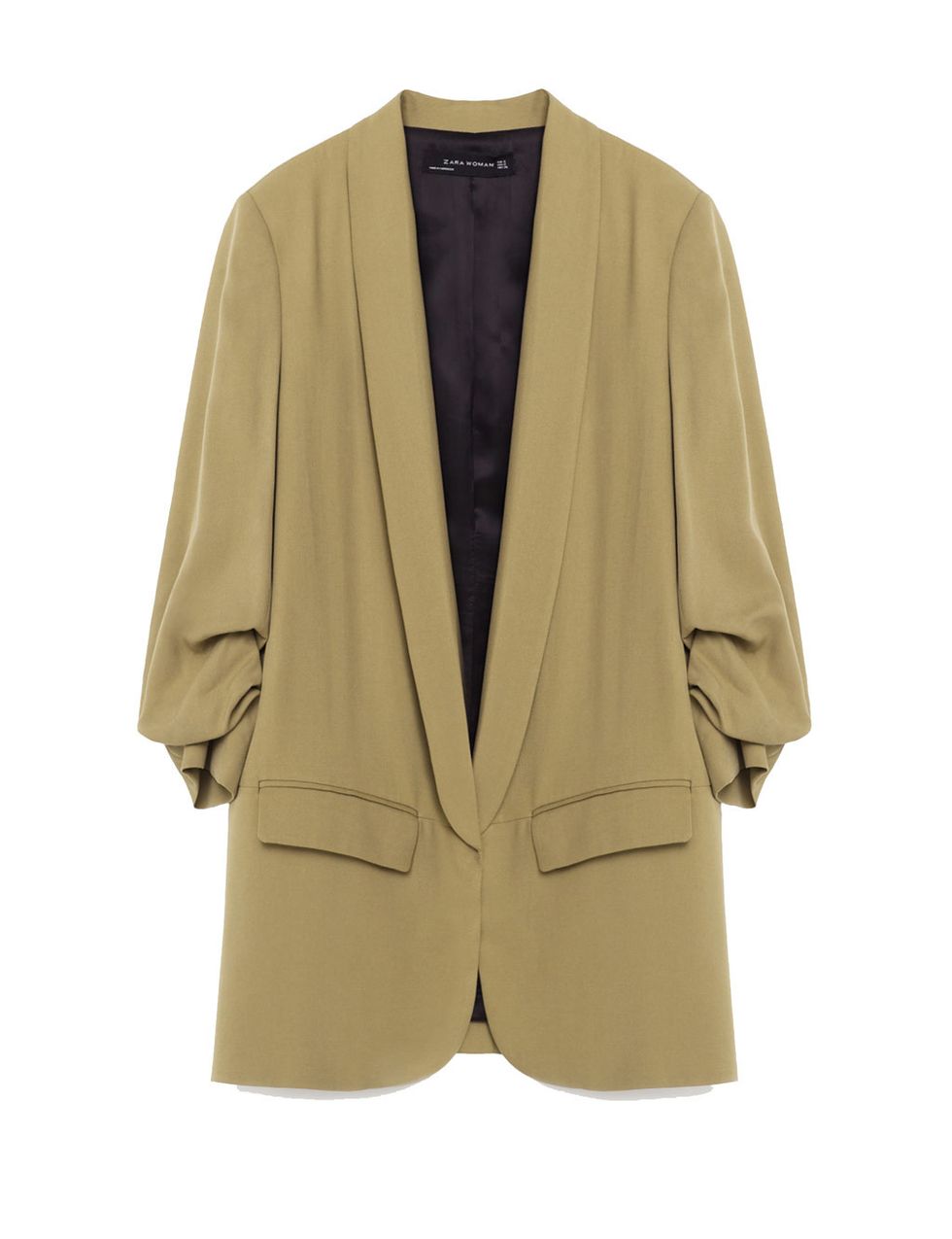 <p>Un traje siempre es una buena inversión, porque lo puedes reutilizar junto o por separado. Chaqueta de Zara (59,95 €).</p>