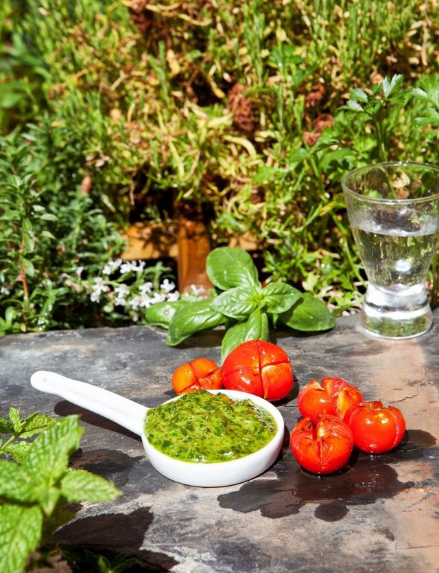 Ingredient, Produce, Food, Vegetable, Leaf vegetable, Natural foods, Tableware, Bowl, Whole food, Tomato, 