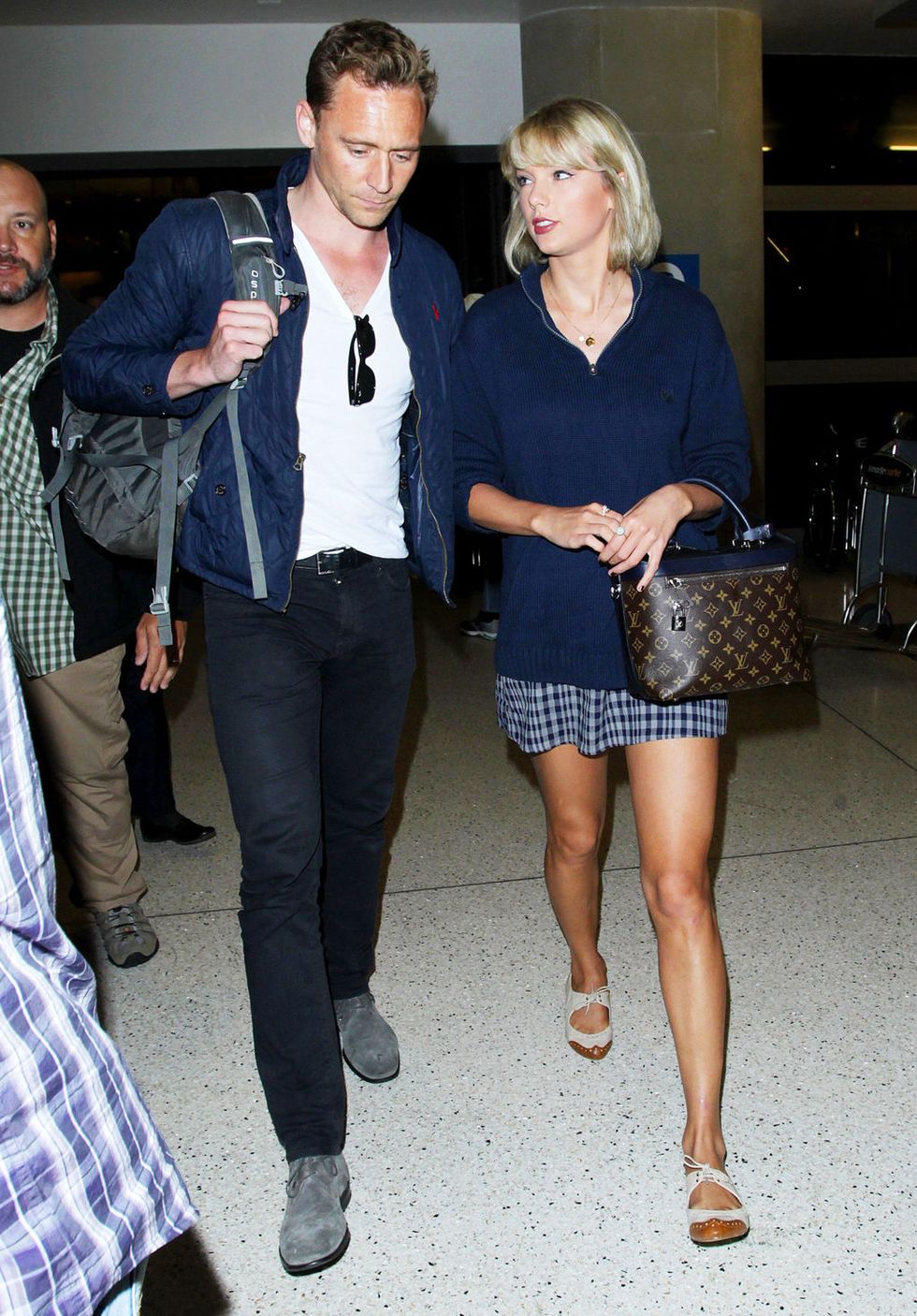 <p>Aunque para pareja de moda la de Taylor Swift y Tom Hiddleston. Llevan muy poco saliendo y ya combinan sus estilismos.&nbsp;</p>