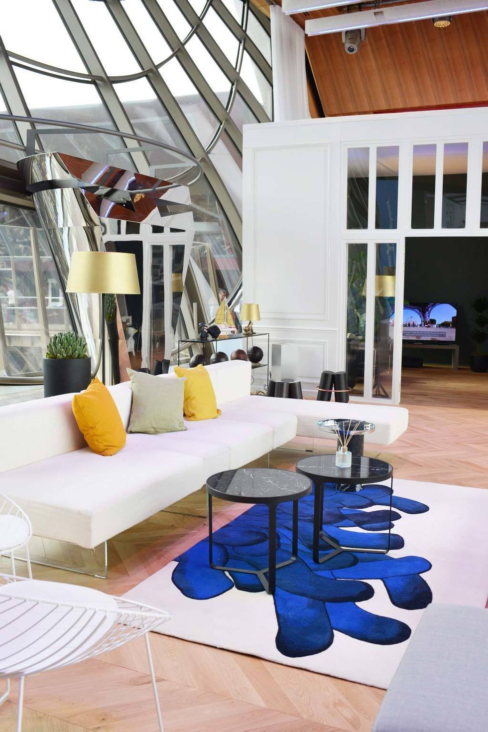 <p>El diseñador Benoit Leleu, encargado del proyecto de este apartamento efímero, se inspiró a la hora de decorarlo en el estilo parisino de Haussmann, combinado con toques modernos.</p>