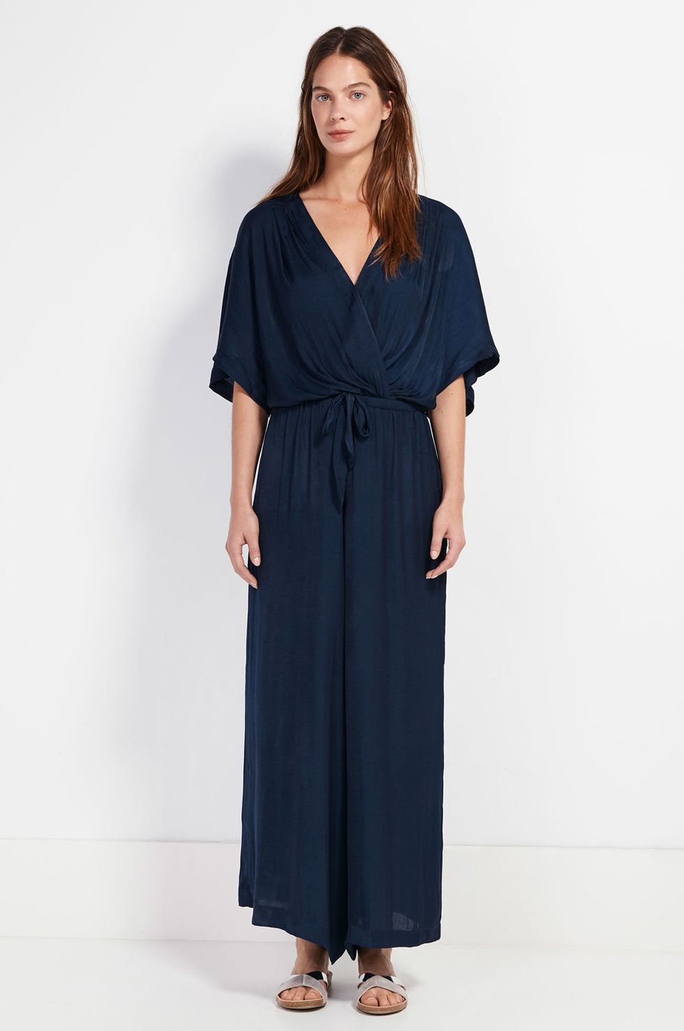 <p>Mono de corte palazzo y silueta kimono de Oysho (35,99 €).</p>