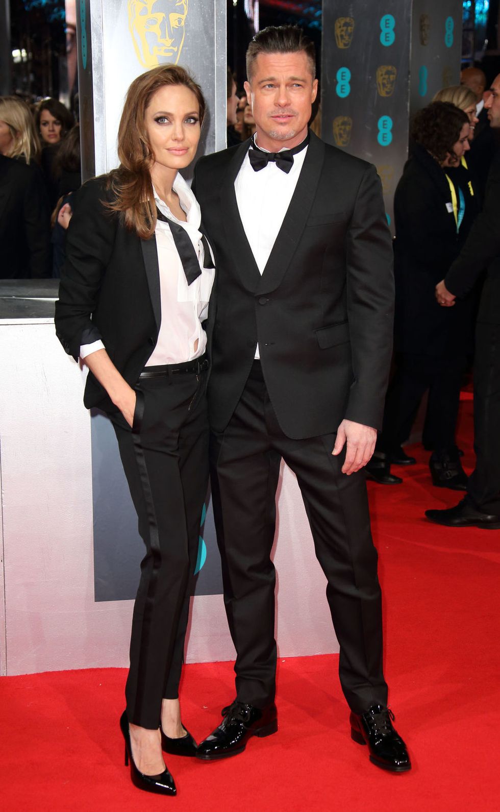 <p>En los British Academy Film Awards de 2014 Angelina y Brad nos dejaban sin palabras al acudir los dos vestidos con esmoquin. Bravo.</p>