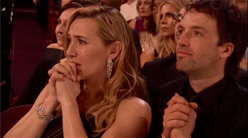 <p>Así de emocionada se mostraba <strong>Kate Winslet</strong> mientras su amigo Leo daba su discurso de agradecimiento. Lo que no entendemos muy bien es por qué la imita su marido <strong>Ned Rocknroll,</strong> será que DiCaprio nos gusta a todos.&nbsp;</p><p>&nbsp;</p>