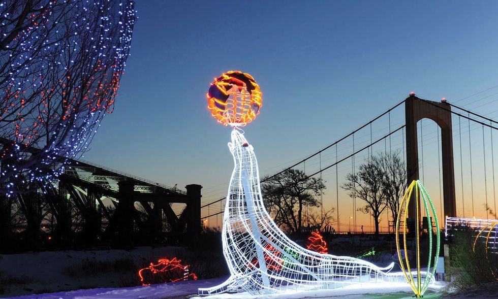 <p>Festi Lumière celebra este año su quinta edición y en esta ocasión podrás admirar 400.000 luces led que dan forma a 450 esculturas de animales. Como novedad, esta vez no te pierdas el apartado dedicado a las mariposas en el que podrás pasearte por un jardín helado... Simplemente: ¡impresionante!</p><p><strong>• Lugar: <a href="http://www.sepaq.com" target="_blank">Acuario de Quebec.</a> (1675, avenue des Hôtels). </strong></p><p><strong>• Fecha: Hasta el 9 de marzo. </strong></p>