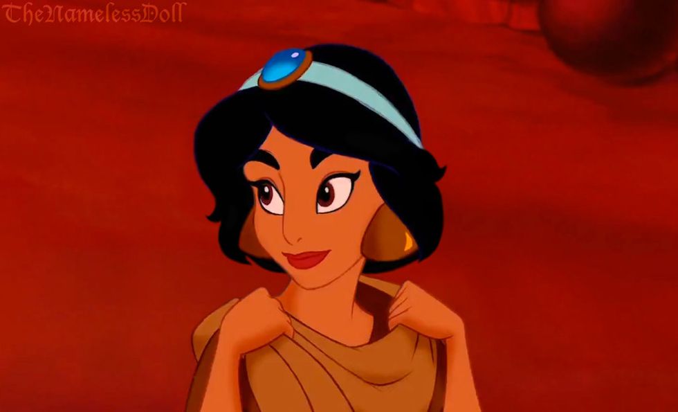 <p>A la princesa Jasmine, de 'Aladdin', la autora le ha cortado la larguísima melena hasta convertirla en un 'long bob'.</p>