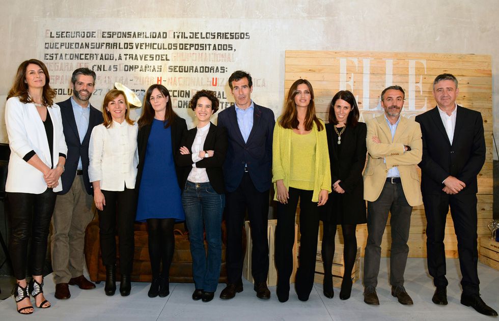 <p>Todos los ponentes de los ELLE Talks Digital posan para una foto de grupo junto a Benedetta Poletti, Directora de ELLE, y los presentadores Ana García Siñeríz y Ramón Arangüena.</p>