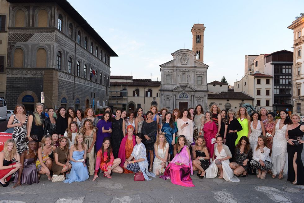 <p>Tras aparcar los coches en Florencia, todas las participantes se vistieron con sus mejores galas: les esperaba una exclusiva fiesta en la villa de Roberto Cavalli. </p>