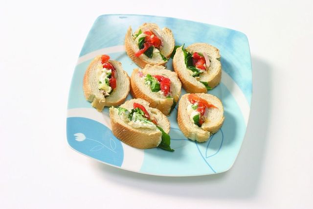 Finger food, Food, Cuisine, Ingredient, Canapé, Baked goods, Plate, Dish, Recipe, appetizer, 
