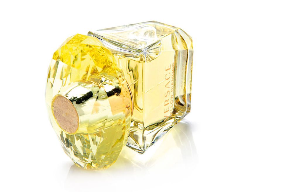 <p>Perfume 'Yellow Diamond' (93,50 €), de <strong>Versace</strong>.</p>