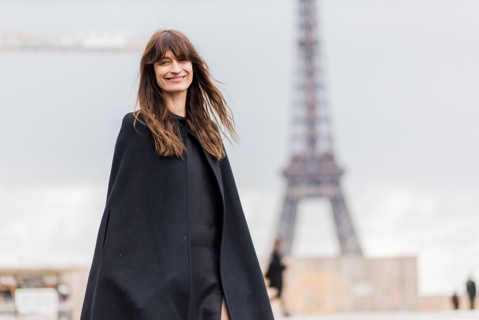 <p>&quot;Tira tu secador&quot;: así de tajante se muestra Caroline de Maigret en su libro 'Cómo Ser Parisina Estés donde Estés'. La modelo y productora musical prefiere sustituírlo por métodos más respetuosos para el medio ambiente: &quot;secado al aire en verano y toalla en invierno&quot;.</p>