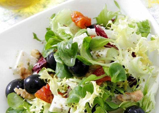 Food, Salad, Leaf vegetable, Ingredient, Vegetable, Garden salad, Produce, Cuisine, Vegan nutrition, Dish, 