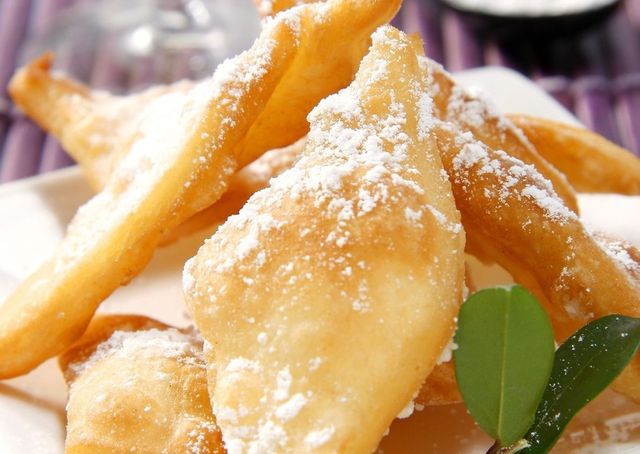 Food, Cuisine, Yellow, Fried food, Photograph, Ingredient, White, Dish, Deep frying, Powdered sugar, 