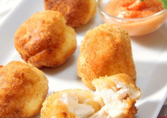 Food, Cuisine, Finger food, Dish, Fried food, Condiment, Fast food, Snack, Recipe, Side dish, 