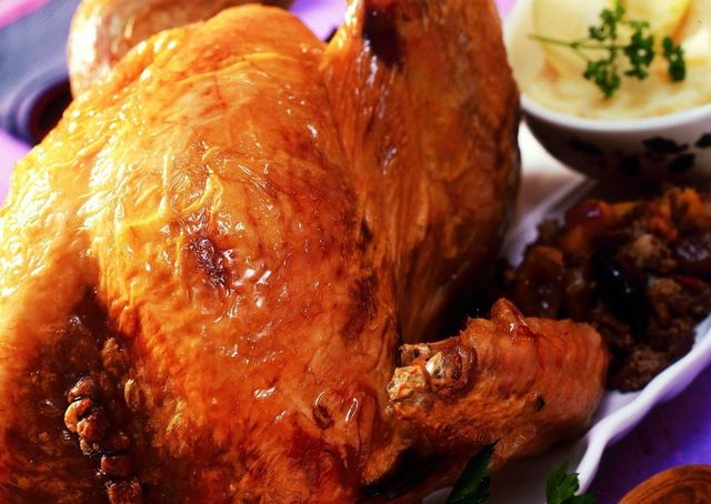 Food, Roasting, Cooking, Chicken meat, Dish, Meat, Turkey meat, Recipe, Bowl, Roast goose, 