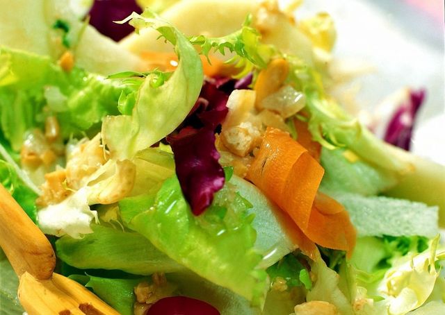 Salad, Food, Leaf vegetable, Vegetable, Cuisine, Garden salad, Ingredient, Produce, Vegan nutrition, Dish, 