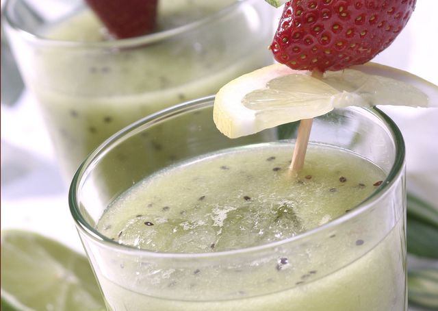 Green, Drink, Liquid, Ingredient, Strawberry, Tableware, Strawberries, Fluid, Juice, Cocktail, 