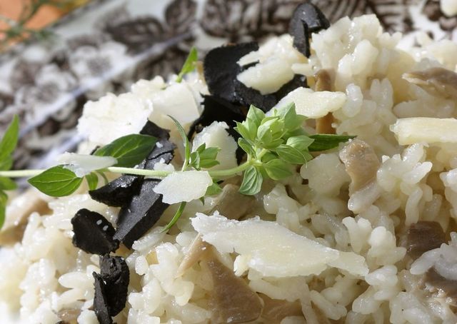 Food, White, Ingredient, White rice, Rice, Jasmine rice, Cuisine, Steamed rice, Recipe, Staple food, 