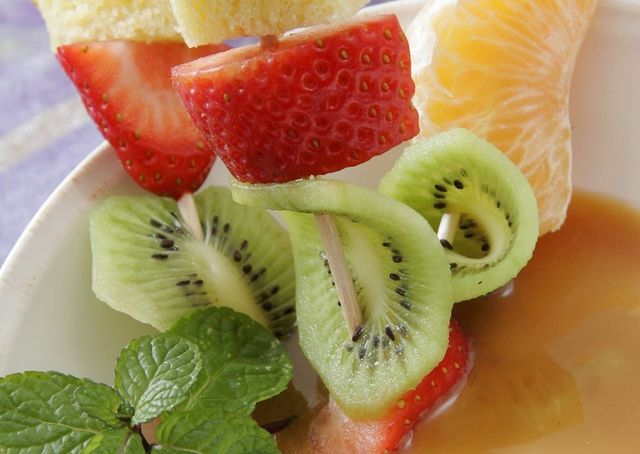 Food, Sweetness, Natural foods, Fruit, Produce, Dishware, Ingredient, Strawberry, Strawberries, Serveware, 