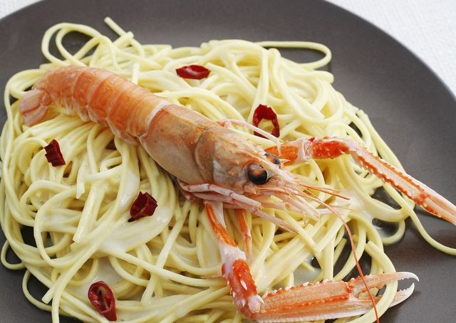 Food, Ingredient, Noodle, Cuisine, Spaghetti, Al dente, Arthropod, Pasta, Chinese noodles, Seafood, 