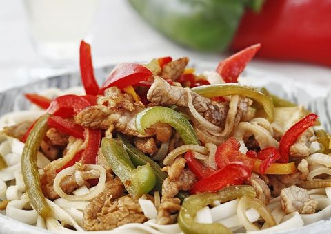 Food, Cuisine, Ingredient, Tableware, Dishware, Produce, Noodle, Chinese noodles, Recipe, Fried noodles, 