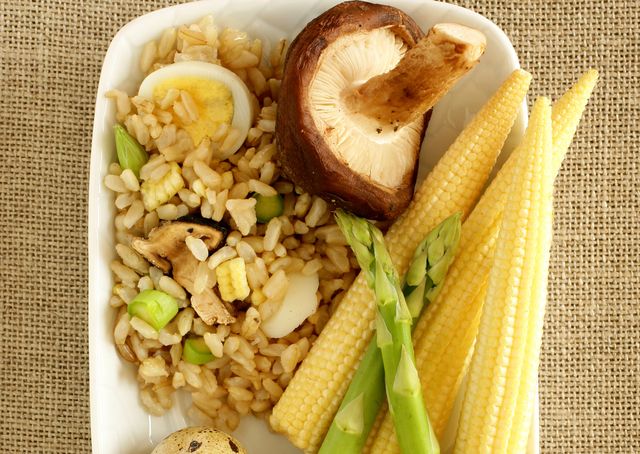 Food, Ingredient, Cuisine, Produce, Corn kernels, Corn, Sweet corn, Natural foods, Whole food, Vegan nutrition, 