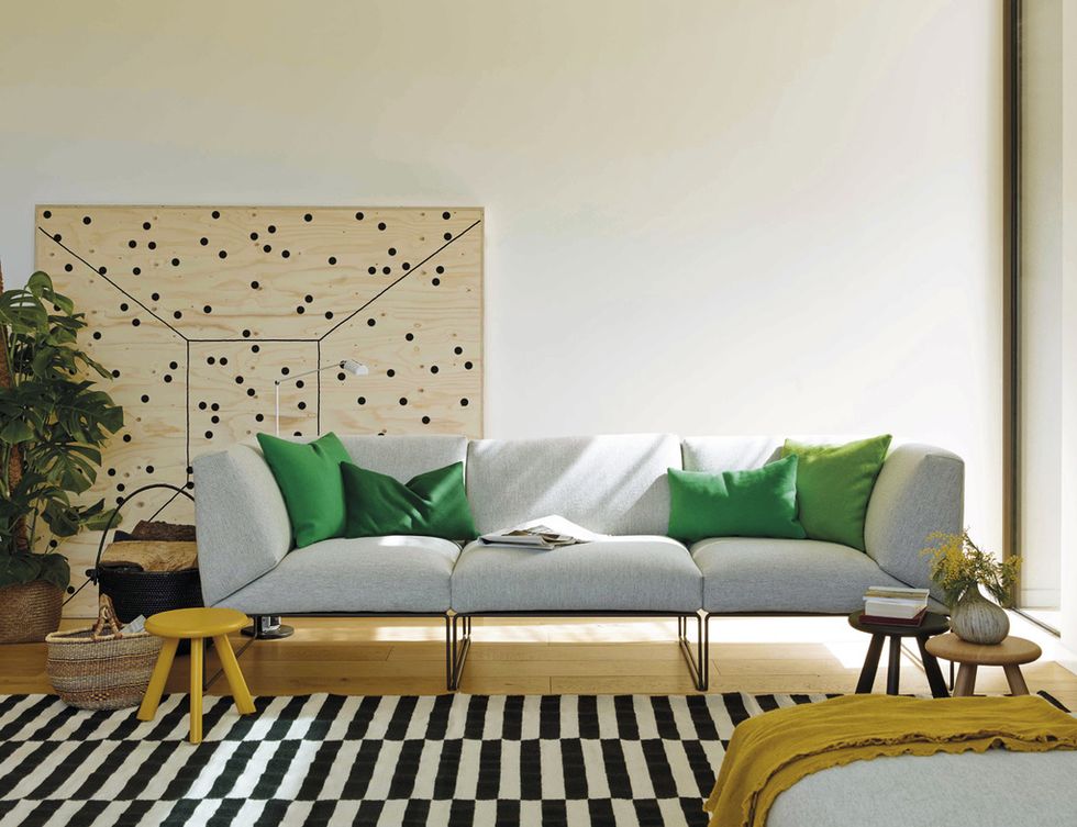 <p>Su nombre lo dice todo. El sofá <i>Siesta</i> es un diseño modular de Lievore Altherr Molina para Andreu World. Esta composición, desde 3.600 € aprox.</p>