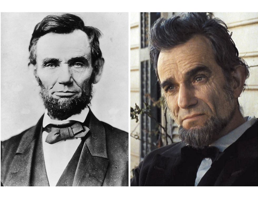 <p>¿Es el verdadero Lincoln? Si no fuera porque es un filme de 2012, y la foto es en color, casi no podríamos distinguir al auténtico presidente de Estados Unidos del increíble Daniel Day-Lewis, que se dejó la piel. Steven Spielberg hizo un trabajo mayúsculo en una película imprescindible que curiosamente solo se llevó dos Oscar (uno de ellos, para su protagonista).</p>