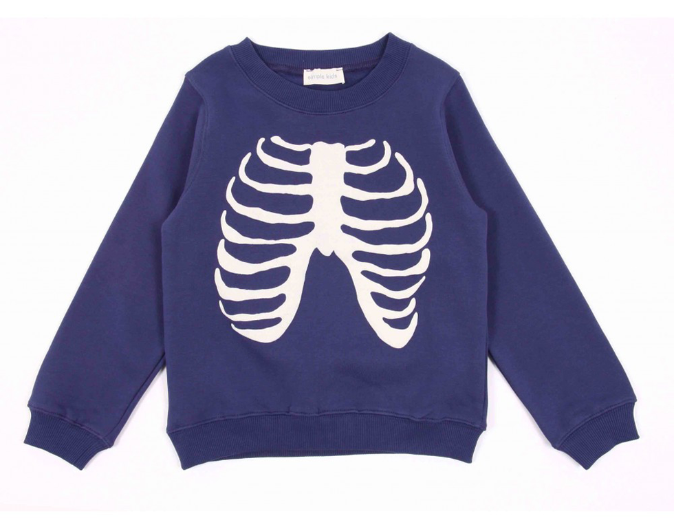 <p>Sudadera de Simple Kids para <a href="http://es.smallable.com/sweat/26516-sweater-ribs.html" title="Smallable" target="_blank">Smallable</a> (85 €).</p>