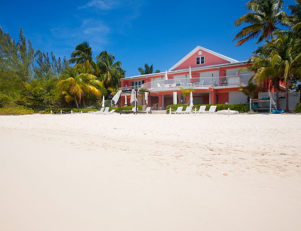 <p>Playa de Tiki, en Islas Caimán, otro de los lugares que se visitan desde el crucero MSC Opera.</p>