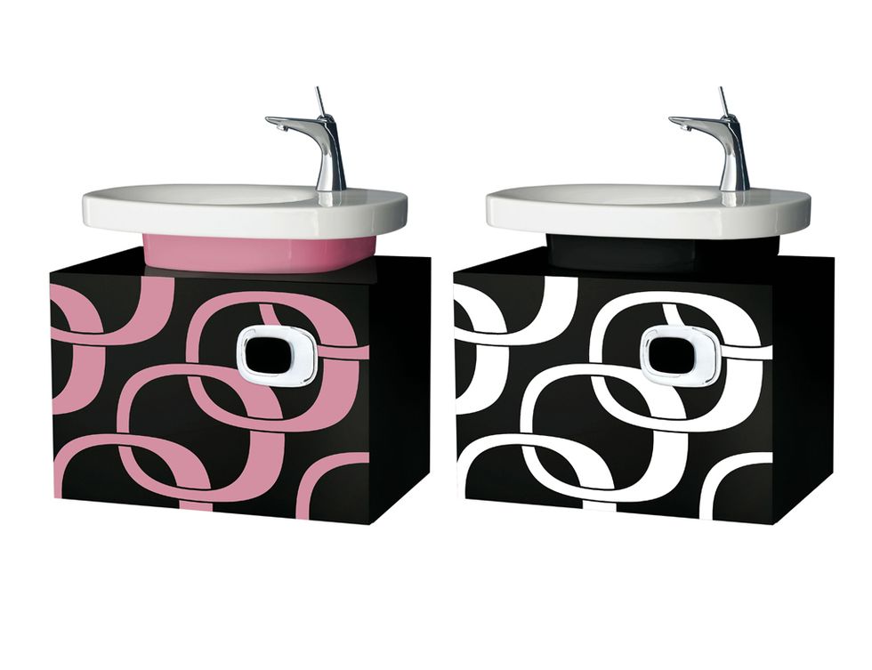 <p>La serie <i>Mimo,</i> de Laufen, cuenta con lavabos, armarios y grifos de irresistible diseño. Este lavabo, 526 €, y su mueble, 1.222 €. </p>