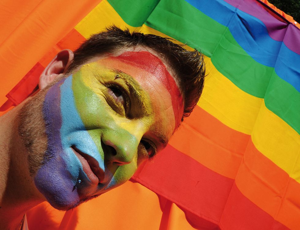 <p>&nbsp;</p><p>La bandera multicolor colgará de los edificios más importantes de la capital húngara para celebrar el 20 aniversario del festival cultural y cinematográfico en torno al mundo homosexual. Conciertos, fiestas, exposiciones, debates y performances darán color a la ciudad; y el día 5 de julio llega el gran <a href="http://budapestpride.com" target="_blank">Desfile del Orgullo,</a> que termina con un animadísimo picnic en Városliget, el mayor parque urbano.</p><p>&nbsp;</p><p>• Lugar: Toda la ciudad. </p><p>• Fecha: Del 3 al 12 de julio.</p>