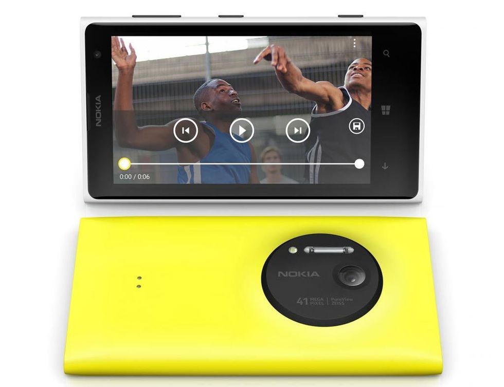 <p>Para las que quieren lo último, Nokia Lumia 1020&nbsp;con una cámara de 41 megapíxeles. Podrás hacer zoom cuando grabes vídeos o saques fotos sin perder detalle.</p>
