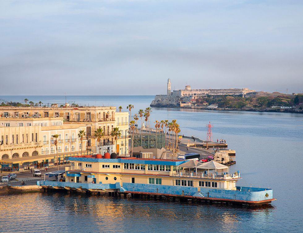 <p>Vista del puerto de La Habana desde la cubierta del 'MSC Opera'.</p>