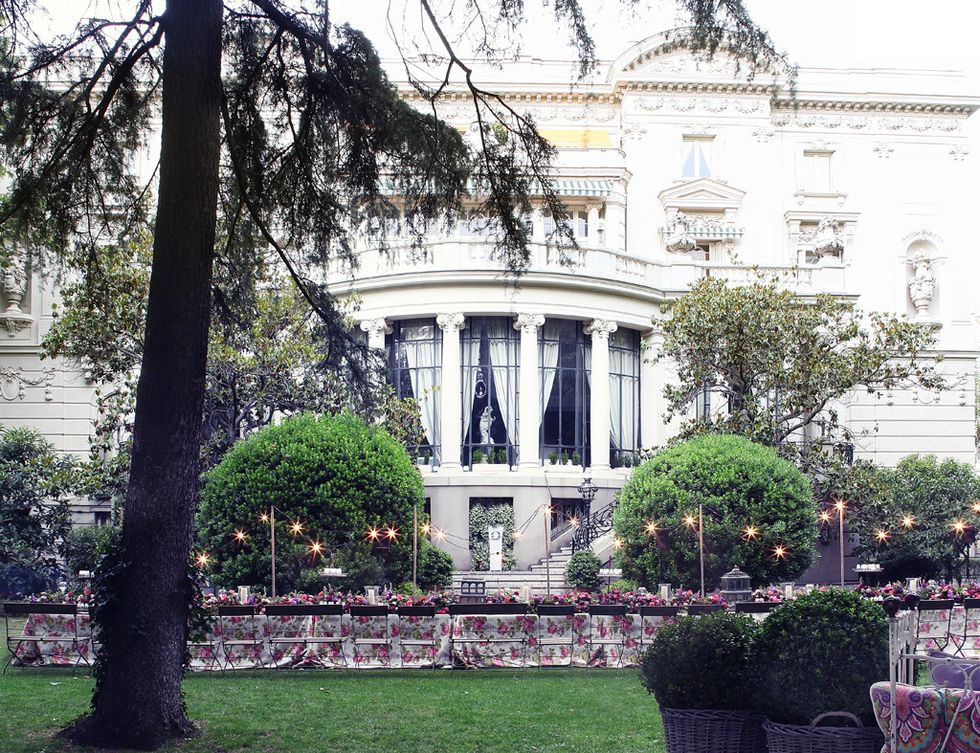 <p>La Embajada de Italia fue el lugar escogido para celebrar la llegada de ELLE Gourmet. Su jardín se vistió para la ocasión en una noche única.</p>