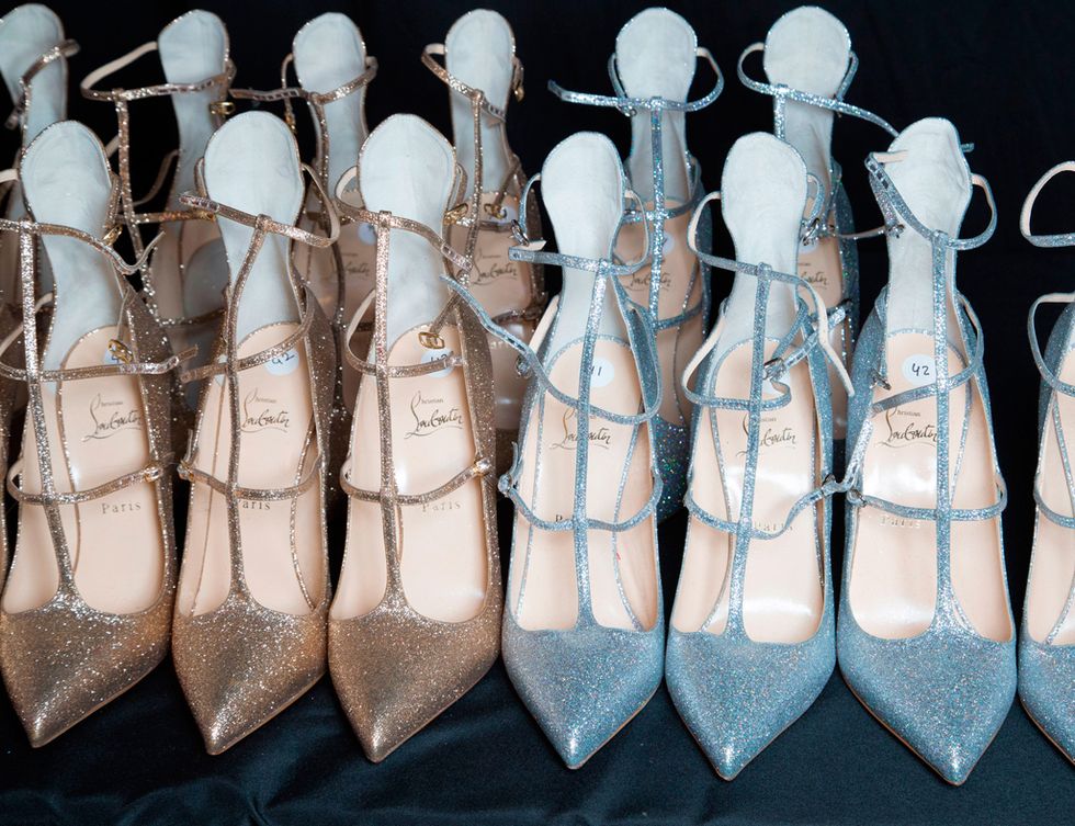 <p>Naeem Khan subió a la pasarela esta impresionante colección de sandalias de Louboutin.</p>