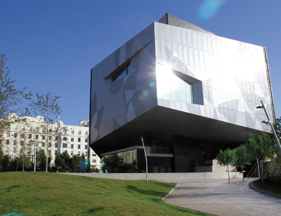 <p>Desde su inauguración, en junio de 2014, el centro CaixaForum de la capital maña acoge conciertos, exposiciones y actividades culturales.&nbsp;</p>