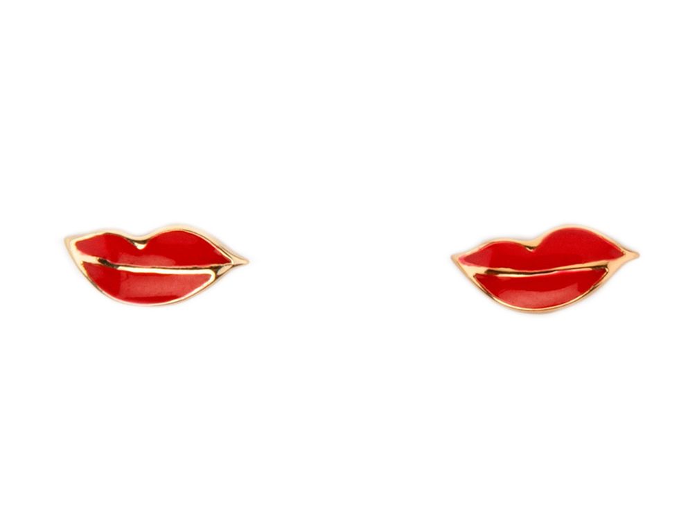 <p>Pendientes pequeños con forma de besos rojos de <strong>Bimba y Lola</strong> (14 €).</p><p>&nbsp;</p>