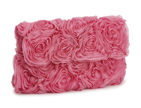 <p>Y más adhesiones al color más actual, dulce y femenino.  Rose Bag de <strong>Blumarine,</strong> en gasa de seda.</p>
