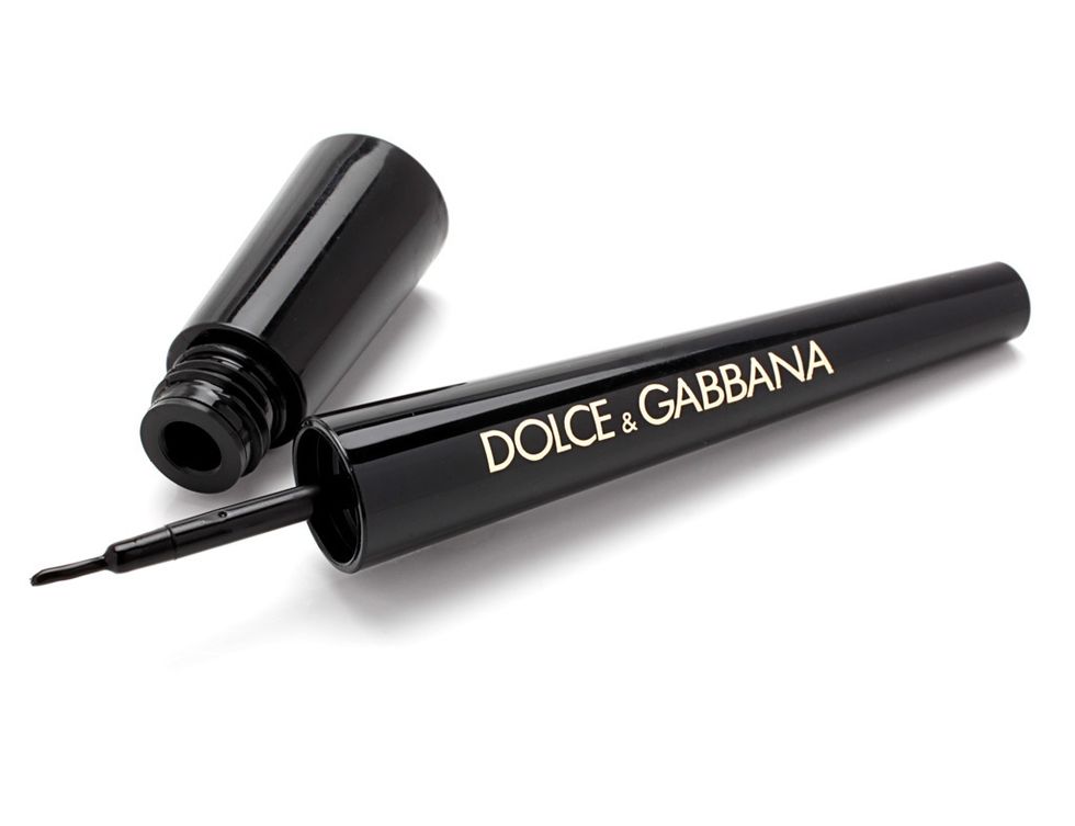 <p>Perfilador de ojos líquido con pincel tono Black Intense de Dolce &amp; Gabbana.</p>